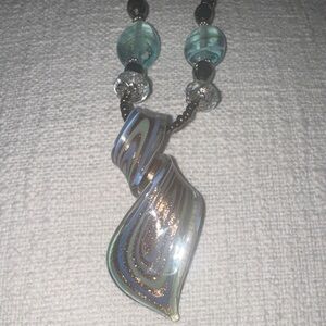 Elegant Swirl Pendant Necklace